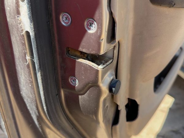 2002-2006 Honda Crv Driver Left Front Door Latch With Rods/Cables Oem — photo 1