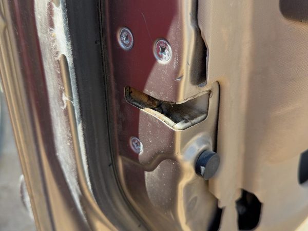 2002-2006 Honda Crv Driver Left Front Door Latch With Rods/Cables Oem — photo 3