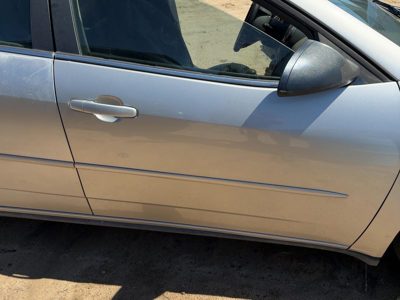 2005 Pontiac G6 Front Door RH Silver 67U