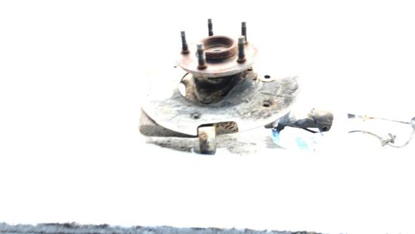 01-02 Explorer 2 Door Passenger Right Front Spindle Steering Knuckle With Wheel — photo 3