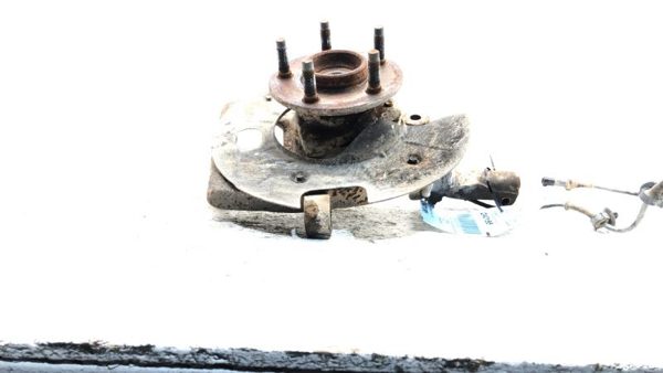 01-02 Explorer 2 Door Passenger Right Front Spindle Steering Knuckle With Wheel — photo 4