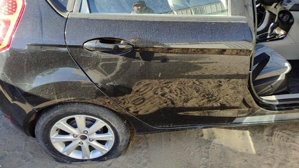 2011 Ford Fiesta Rear Door RH Black Uh — photo 2