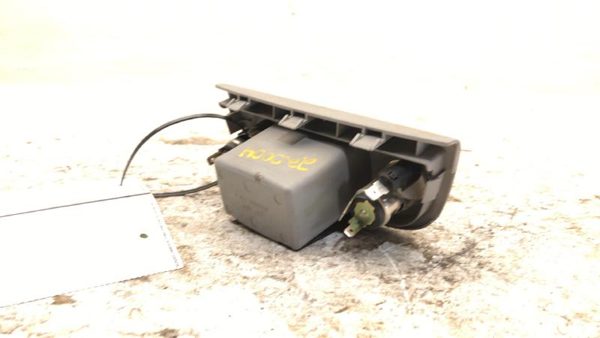 2006-2011 Hyundai Accent Cubby Power Outlet Lower Dash Lighter 847101E100AR — photo 6