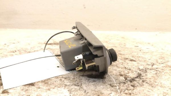 2006-2011 Hyundai Accent Cubby Power Outlet Lower Dash Lighter 847101E100AR — photo 7