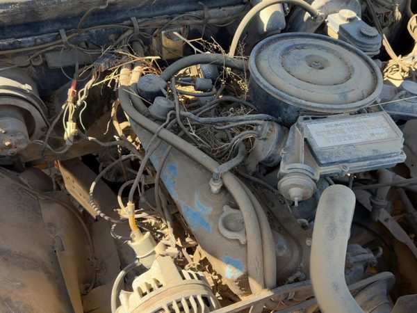 81-87 Dodge D150 Valve Cover Oem 3.7L 225 — photo 2