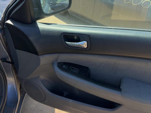 06-07 Honda Accord Passenger Right Front Door Trim Panel With Switches 2.4L Gray — photo 4