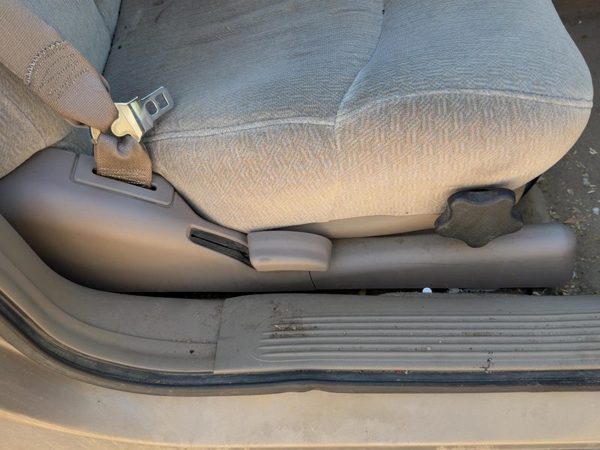 2000-2005 Buick Lesabre Passenger Right Side Seat Trim Panel Oem Taupe 56B — photo 1