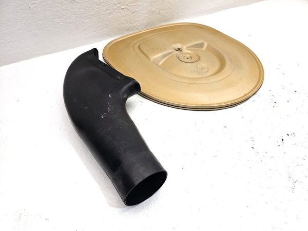 1976-1980 Mercedes 450Sl Air Cleaner Filter Box Housing With Tube Oem — photo 2