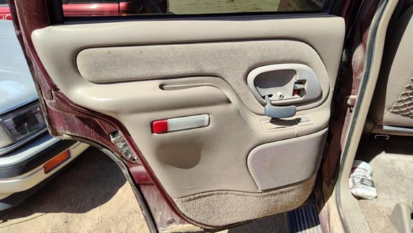 1995-99 Gmc Yukon Driver Left Rear Inside Door Trim Panel Only Oem Back Tan 522 — photo 1