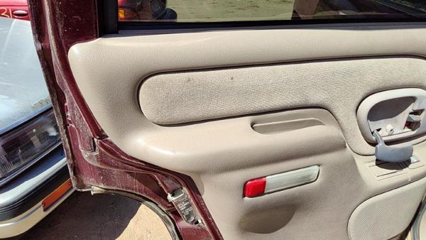 1995-99 Gmc Yukon Driver Left Rear Inside Door Trim Panel Only Oem Back Tan 522 — photo 2