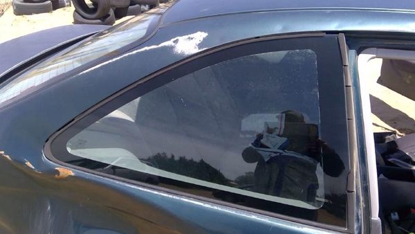 1996-2000 Honda Civic Passenger Right Rear Quarter Glass Back Side Window Oem — photo 6