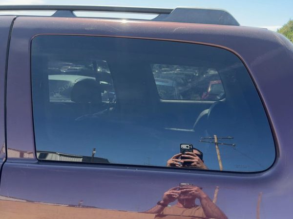 2004-2009 Dodge Durango Driver Left Rear Quarter Glass Back Side Window Oem — photo 3