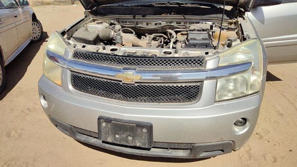 2005-2009 Chevy Equinox Front Grille Assembly With Chrome Trim Oem 05481230 — photo 2