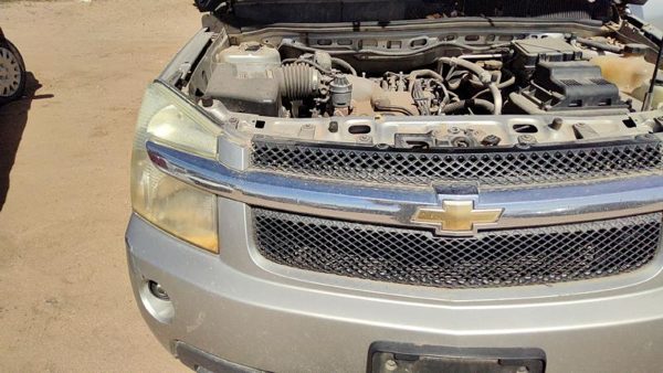 2005-2009 Chevy Equinox Front Grille Assembly With Chrome Trim Oem 05481230 — photo 4