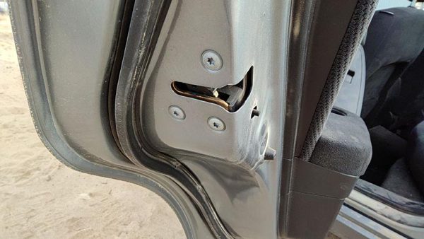 2007-2012 Nissan Altima Driver Left Rear Door Latch With Rods/Cables Oem Back — photo 3