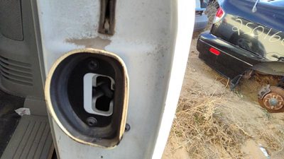 2004-2007 Ford Freestar Driver Left Rear Door Latch With Rods/Cables Oem Back