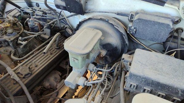 95-96 Chevy Silverado 1500 Power Brake Booster With Master Cylinder Pair Set Oem — photo 1