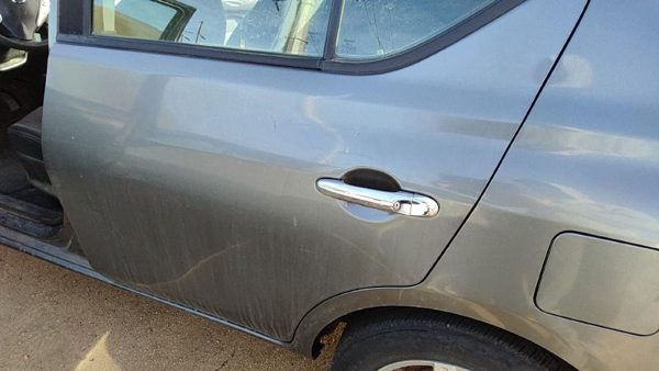2017 Nissan Versa Rear Door LH Gray Kad — photo 3