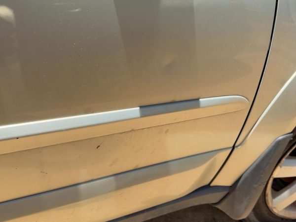 05-09 Legacy Outback Passenger Right Front Upper Moulding From Door Oem Gold 9J — photo 4