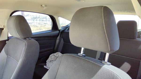 2013-2014 Ford Focus Ford Focus Pair Of Front Headrests Oem Left Right Set Seat — photo 1