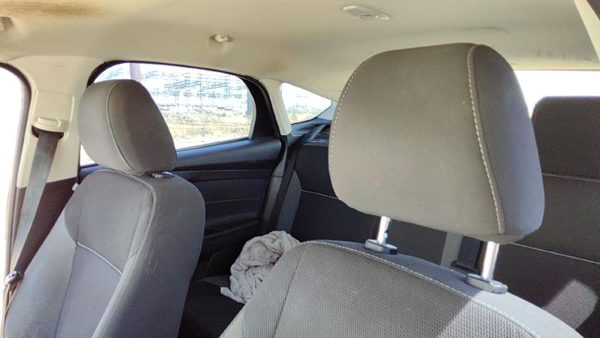 2013-2014 Ford Focus Ford Focus Pair Of Front Headrests Oem Left Right Set Seat — photo 2