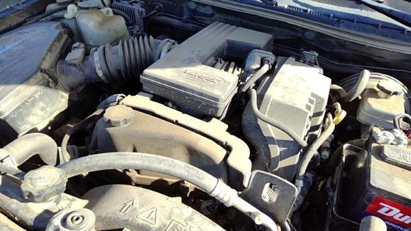 2004-2006 Gmc Canyon Valve Cover Oem 3.5L 15948165 — photo 1