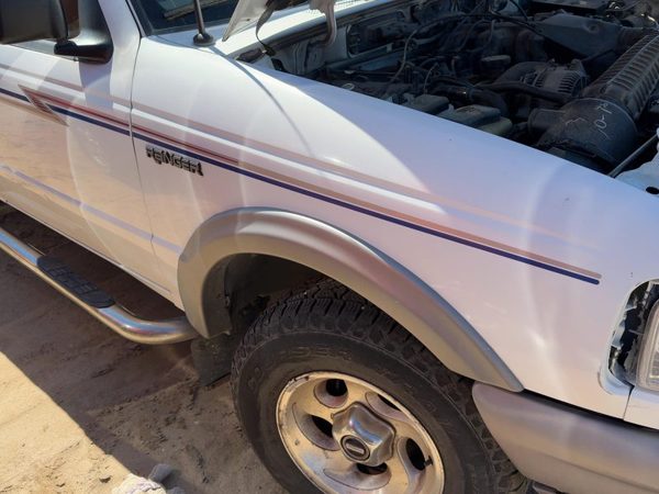 93-97 Ford Ranger Passenger Right Front Fender Oem Wheel Lip Moulding White Yz — photo 4