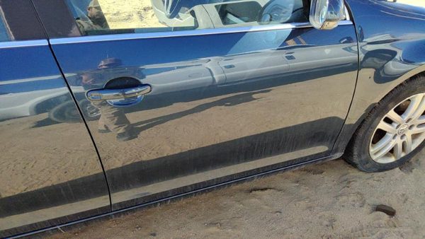 2006 Volkswagen Jetta Front Door RH Blue — photo 5