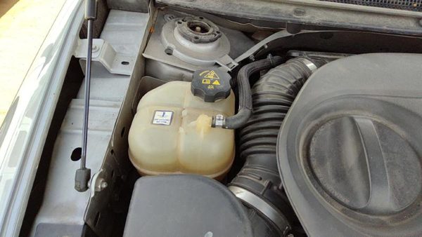 2015-2017 Chrysler 200 Coolant Reservoir Radiator Overflow Tank Bottle Oem — photo 2