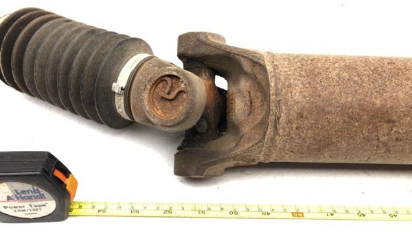 2001-03 Sierra 2500 Hd Rear Drive Shaft Oem Back Section Driveline 8.1l Allison — photo 5