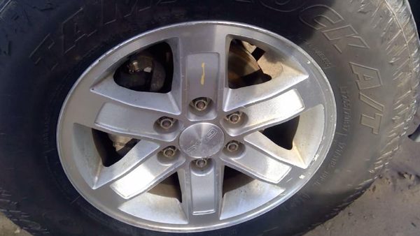 2005 Suburban 1500 Wheel Chevy 1 — photo 6