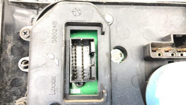 2007-2009 Chrysler Aspen Temperature Control Module In Dash Heater Ac Head Unit — photo 9