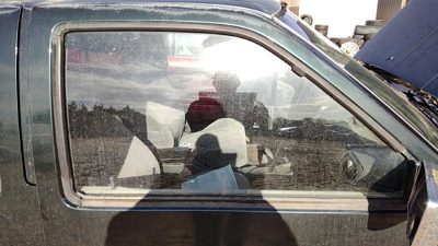 1987-1995 Nissan Pathfinder Passenger Right Front Side Window Door Glass Oem
