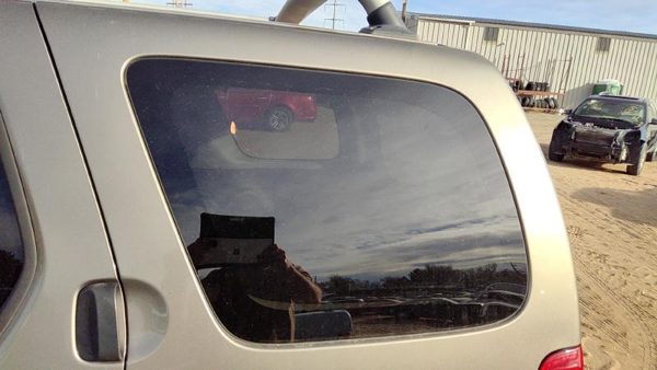 2000-2004 Nissan Xterra Driver Left Rear Quarter Glass Back Side Window Oem — photo 4