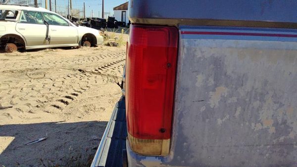 1989 Ford F150 Tail Light Assembly RH — photo 2