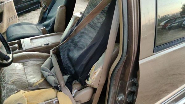 92-94 Chevy Suburban Driver Left Front Seat Belt Retractor Oem Shoulder Tan — photo 2