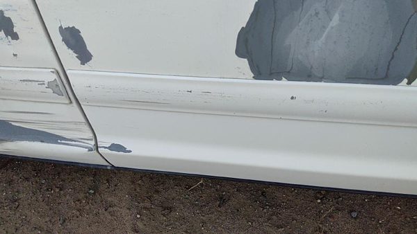 98-08 Ford Crown Vic Passenger Right Front Moulding From Door Trim Strip White — photo 2