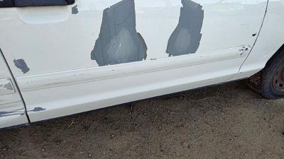 98-08 Ford Crown Vic Passenger Right Front Moulding From Door Trim Strip White