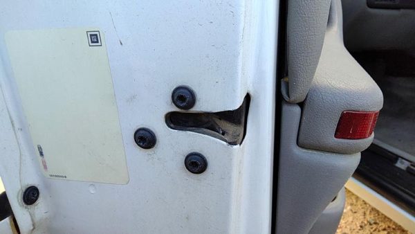 1992-1999 Pontiac Bonneville Driver Left Front Door Latch With Rods/Cables Oem — photo 1