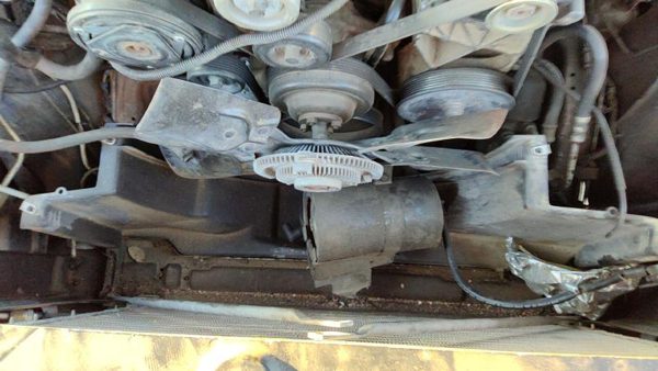 1993-1994 Chevy Suburban Radiator Cooling Fan Shroud Oem Plastic Housing 5.7L — photo 1