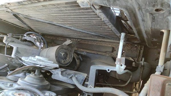 1993-1994 Chevy Suburban Radiator Cooling Fan Shroud Oem Plastic Housing 5.7L — photo 3