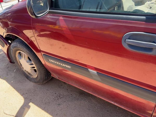 2003 Chevy Venture Front Door LH Redfire 72U — photo 2