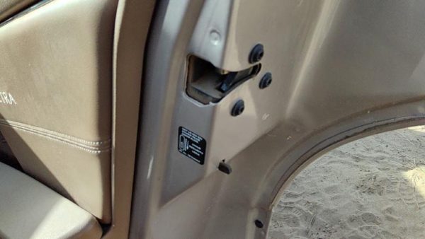 91-96 Buick Park Ave Ultra Passenger Right Rear Door Latch With Rods/Cables Back — photo 4