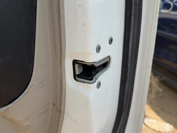 11-16 Town & Country Passenger Right Front Door Latch With Rods/Cables Oem — photo 1