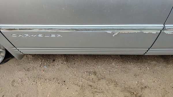2000 Chrysler Town & Country Driver Left Front Moulding From Door Trim Silver — photo 2