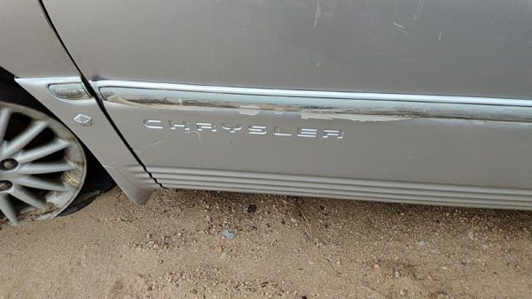 2000 Chrysler Town & Country Driver Left Front Moulding From Door Trim Silver — photo 7