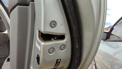 2002-2006 Toyota Camry Passenger Right Rear Door Latch With Rods/Cables Oem Back