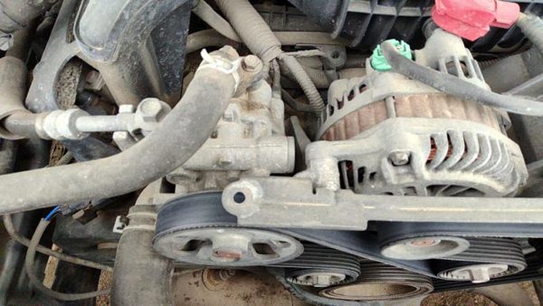 2010-2012 Subaru Legacy Outback Power Steering Pump With Mount Bracket Oem 2.5L — photo 1