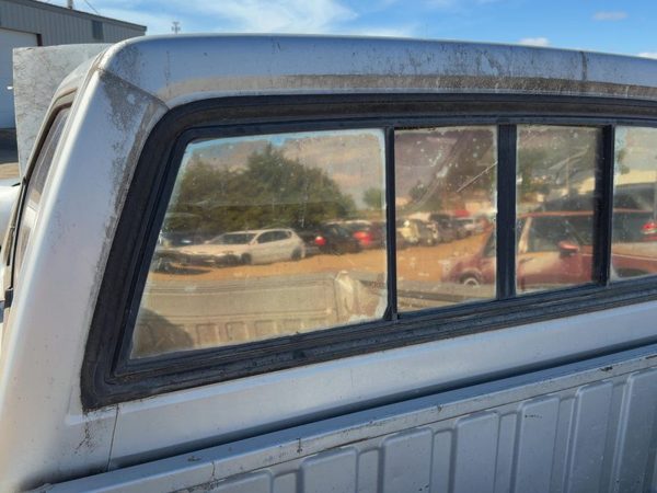 1988-1994 Isuzu Pup Back Glass Rear Window Oem 2900061000 — photo 4