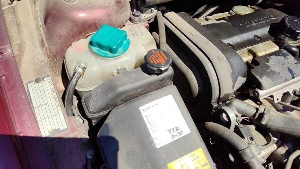 2001 Volvo V70 Power Steering Pump/motor 2.4L Turbo — photo 1